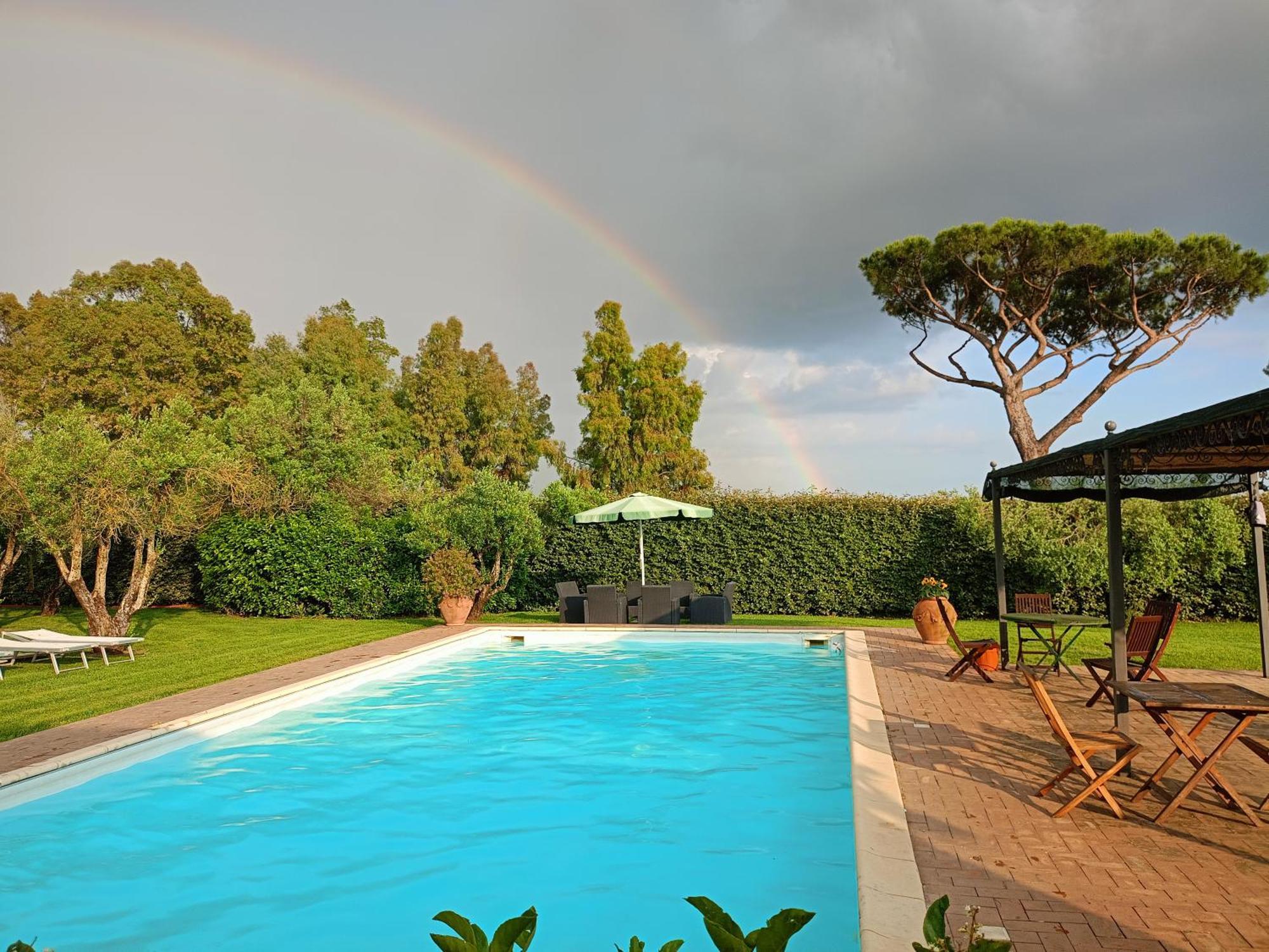 Casale Di Tormaggiore Villa And Country Suites Pomezia Eksteriør billede