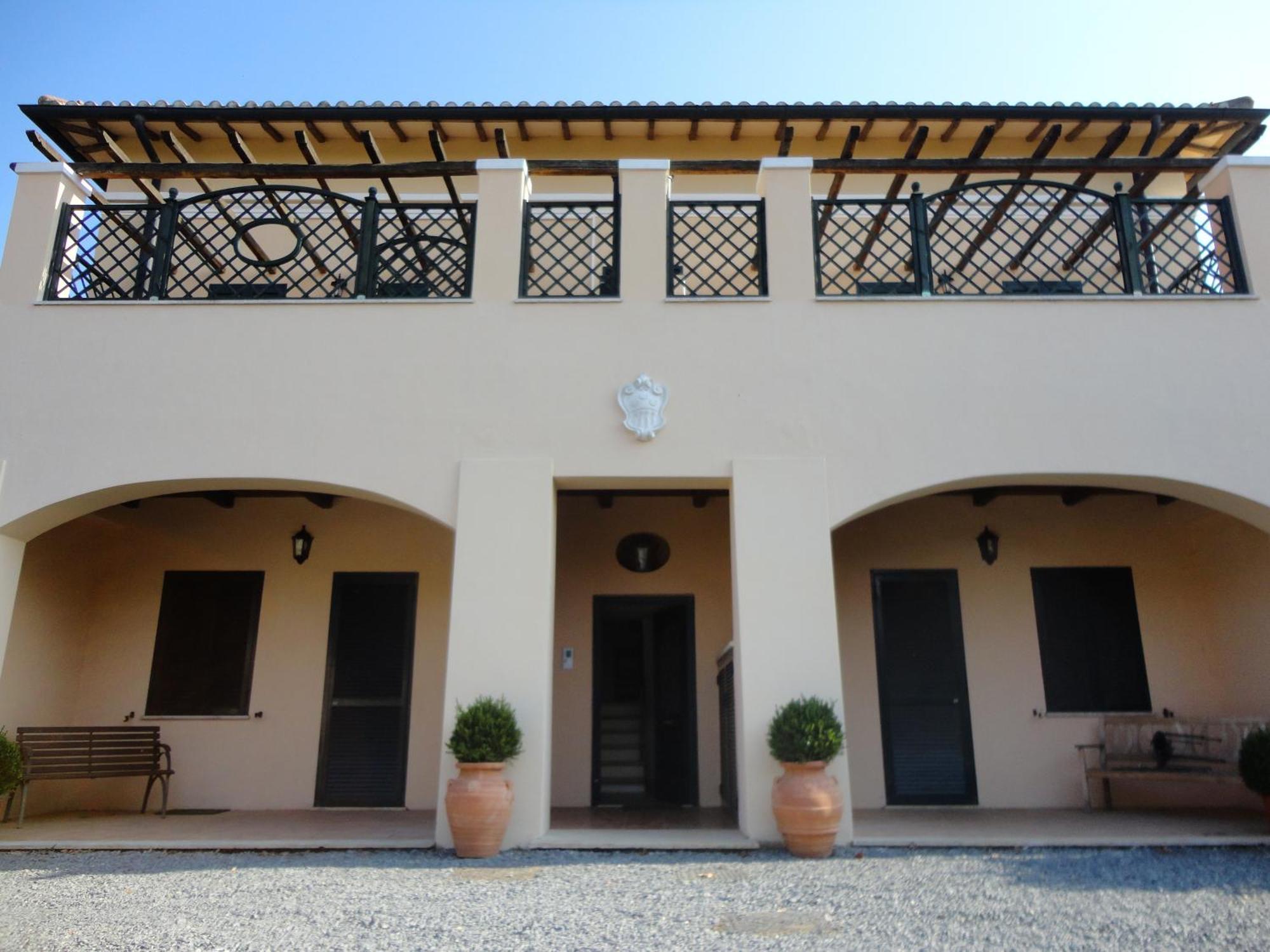 Casale Di Tormaggiore Villa And Country Suites Pomezia Eksteriør billede