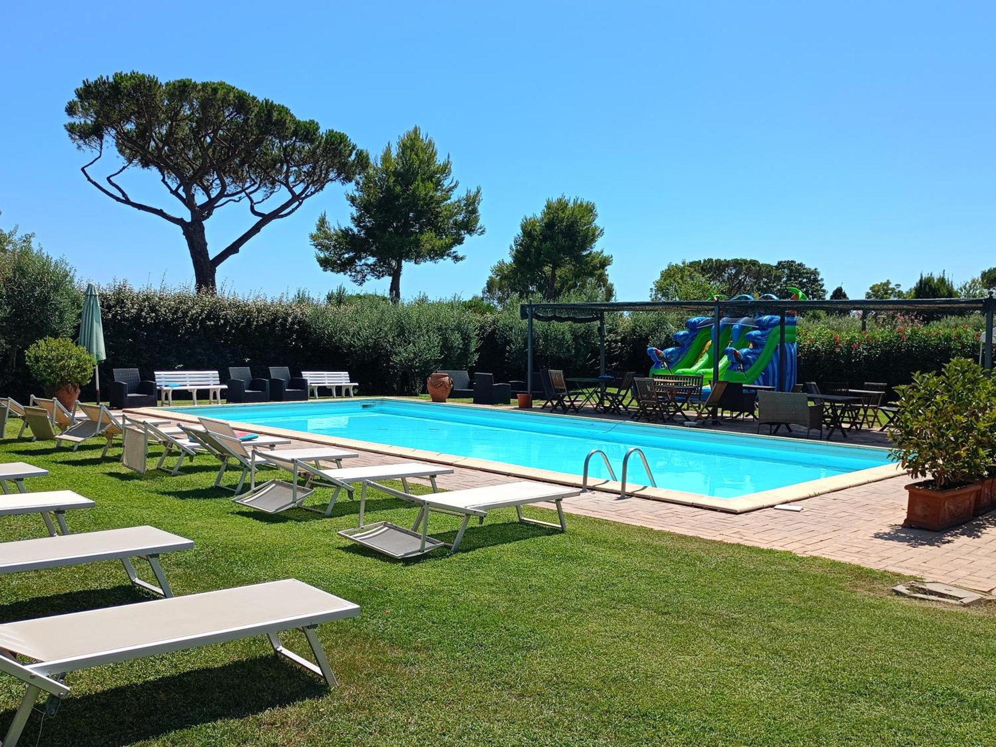 Casale Di Tormaggiore Villa And Country Suites Pomezia Eksteriør billede