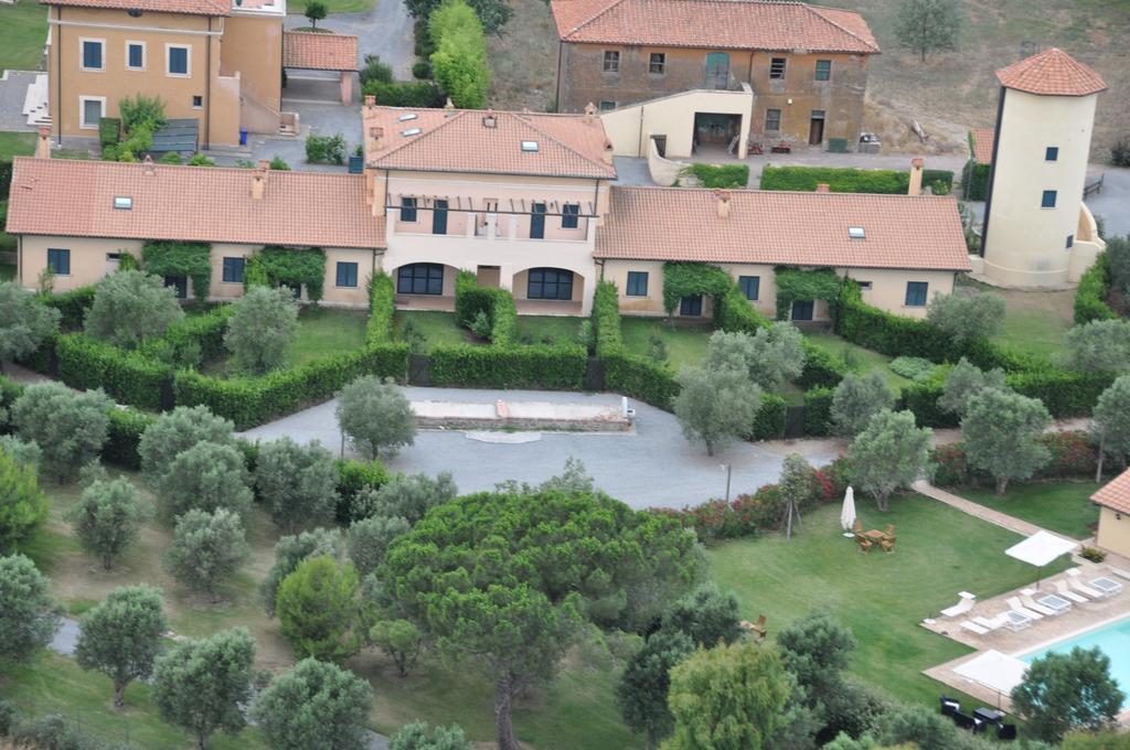 Casale Di Tormaggiore Villa And Country Suites Pomezia Eksteriør billede