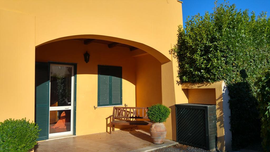 Casale Di Tormaggiore Villa And Country Suites Pomezia Eksteriør billede