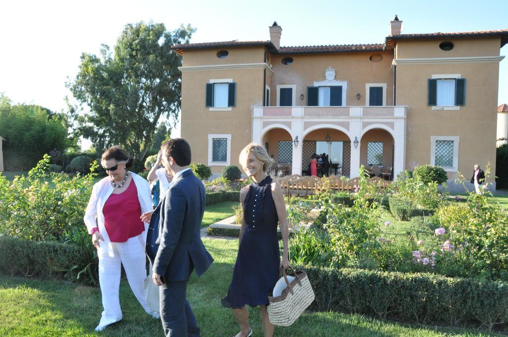Casale Di Tormaggiore Villa And Country Suites Pomezia Eksteriør billede