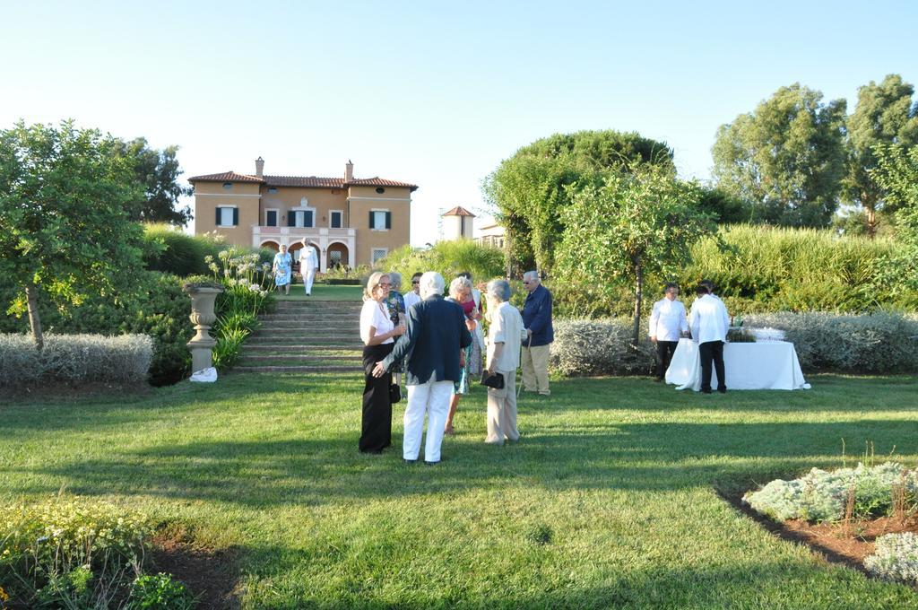 Casale Di Tormaggiore Villa And Country Suites Pomezia Eksteriør billede